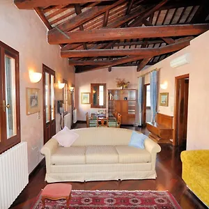 Casa Dei Pittori Venice